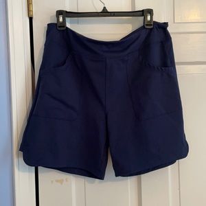 NWOT Lands End navy shorts - size L